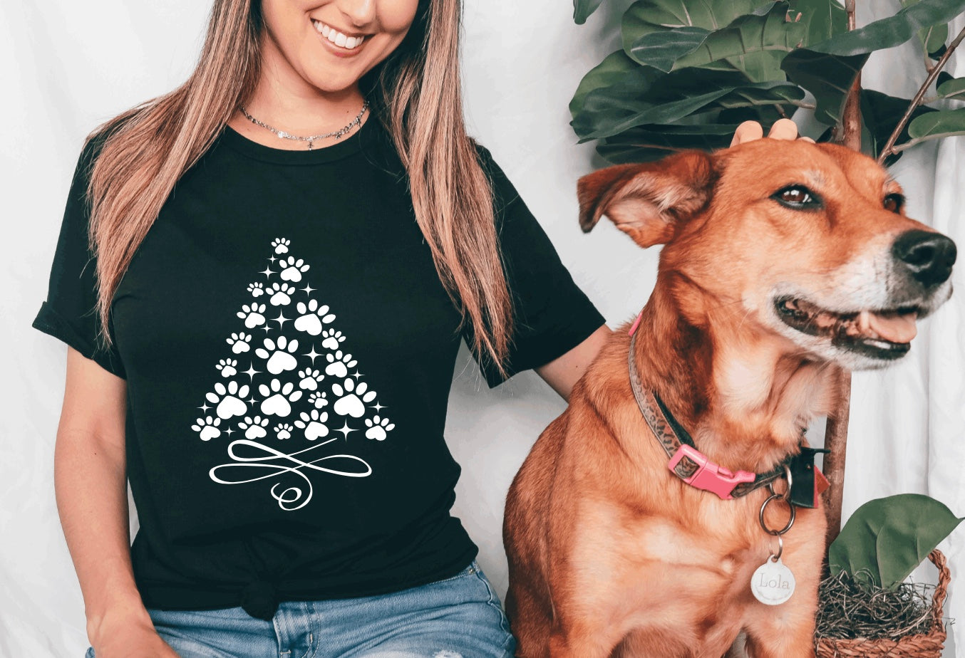 paw print Christmas tree graphic unisex t-shirt in black
