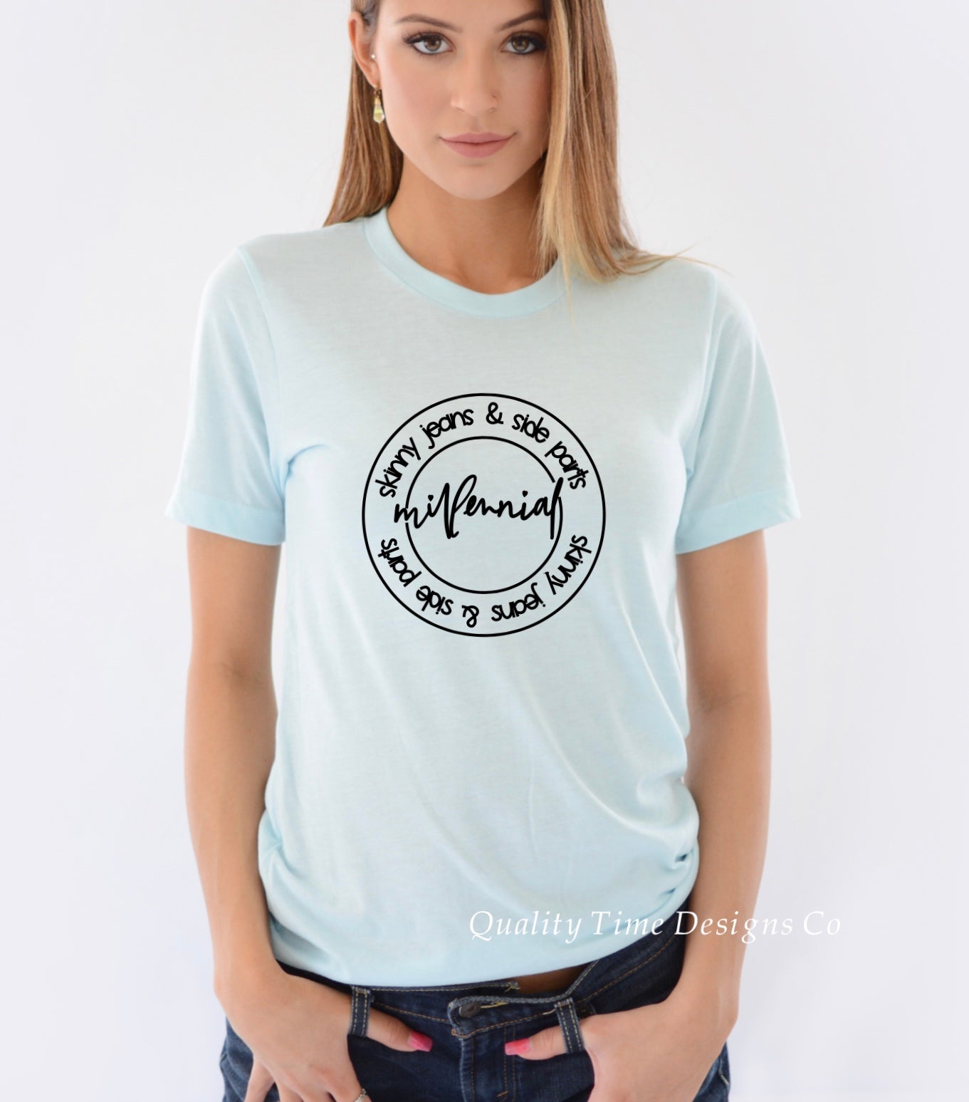 Millennial skinny Jeans and side parts t-shirt 
